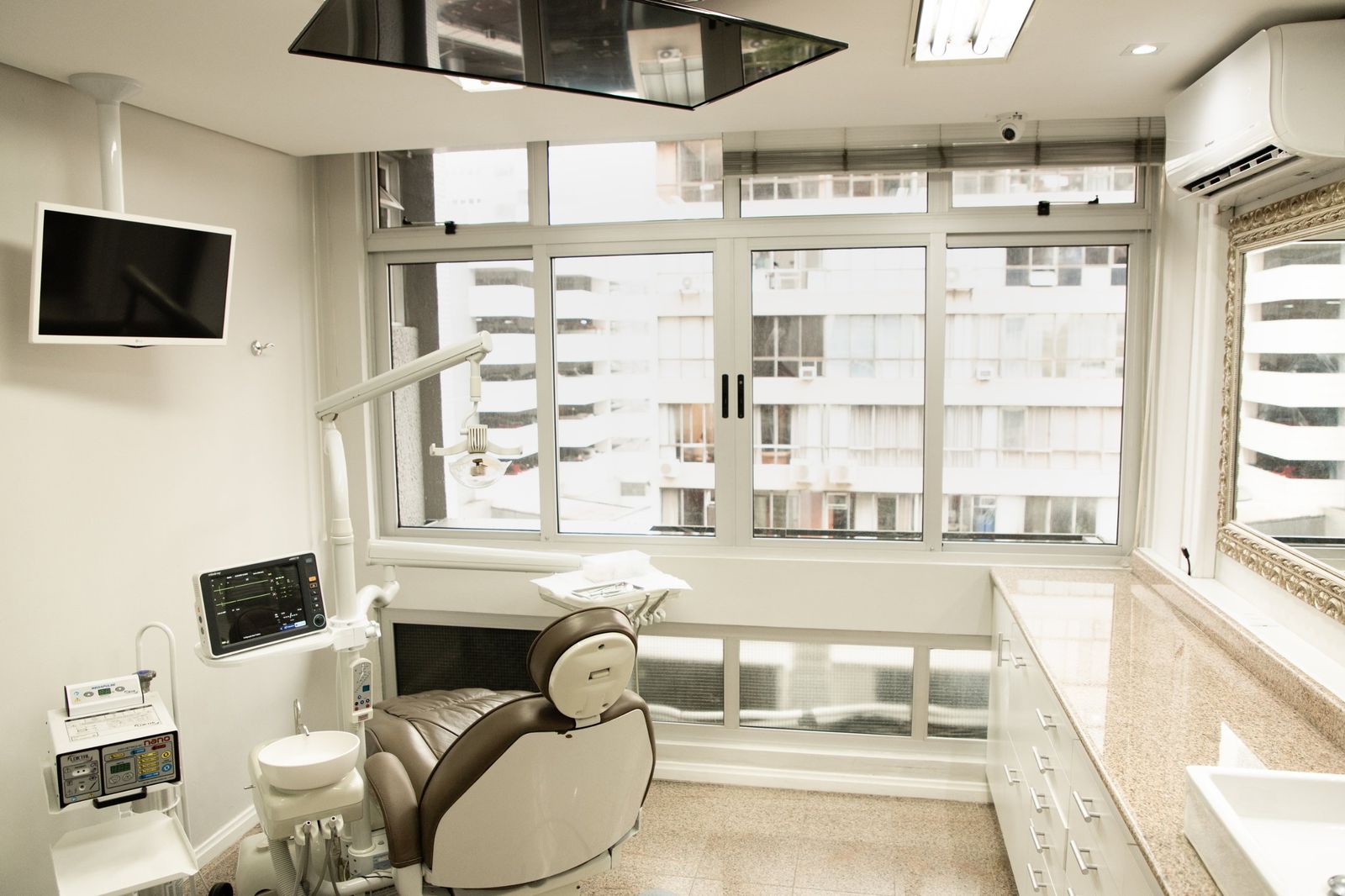 Consultório da H. Odontologia no Centro de Curitiba